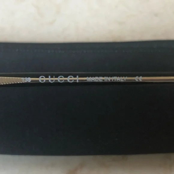Gucci Eyeglasses - Picture 4 of 9